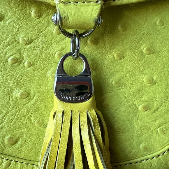 VINTAGE HENRI BENDEL LEMONY YELLOW OSTRICH LEATHER CROSSBODY TASSLE BAG RARE - Picture 10 of 16